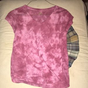 Mauve tie dye v-neck tee